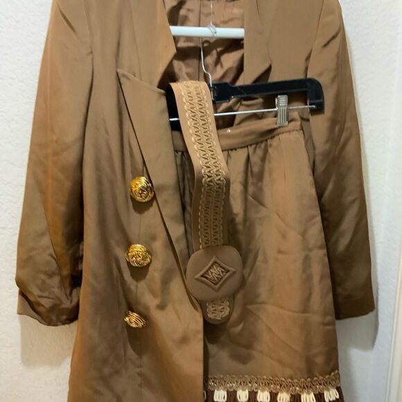 fezandi beverly hills suit gold buttons accents with assorted belt 4 H6 - Picture 3 of 15